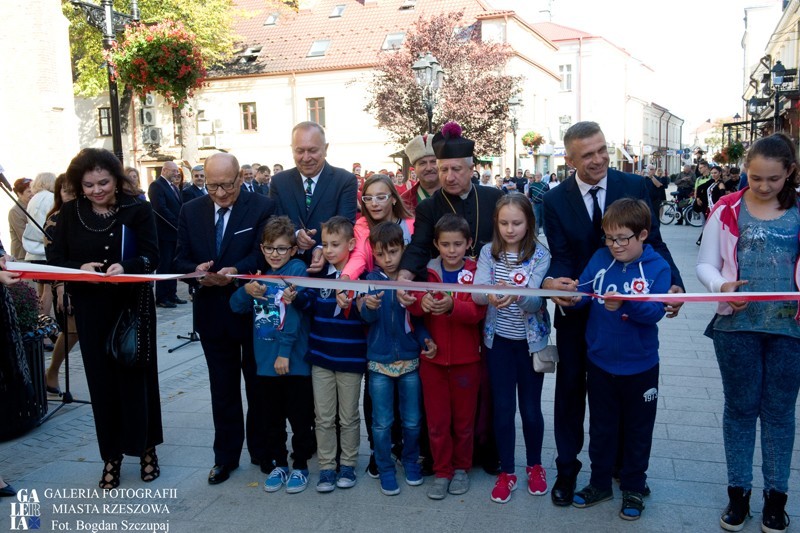 Uroczyste przecięcie wstęgi